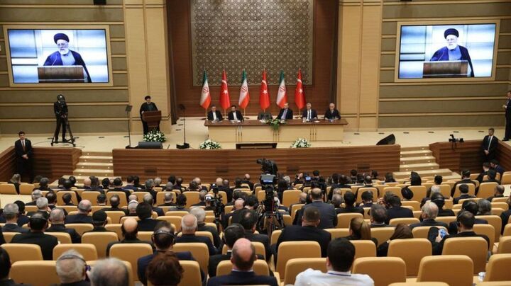 رئیسی در نشست مشترک فعالان اقتصادی ایران و ترکیه: ایران و ترکیه ظرفیت‌های متنوعی برای گسترش همکاری‌های مشترک اقتصادی دارند