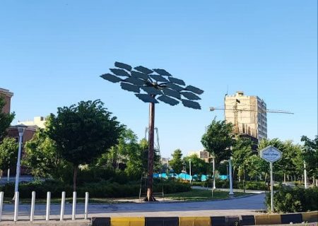 نصب نخستین درخت خورشیدی با هدف استفاده از انرژی‌های تجدید پذیر در بوستان های قم